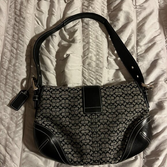 vintage Coach Soho Flap bag in signature jacquard and black leather. - Picture 2 of 2
